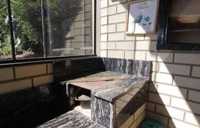 Imagem 10: Lindo sobrado de alvenaria, todo cercado de tela, linda vista da região