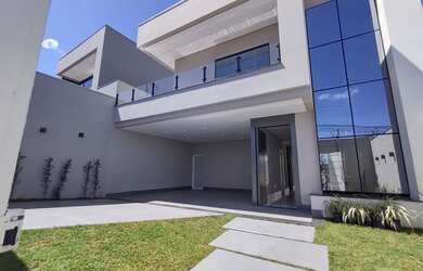 Imagem: A casa possui 3 Dormitórios, 5 Banheiros, 2 Vagas na garagem