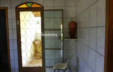 Imagem: A casa possui 2 Dormitórios, 1 Banheiro, 3 Vagas na garagem