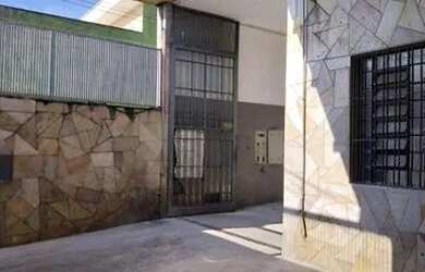 Imagem: O depósito possui 5 Vagas na garagem, 900m² de Área e está