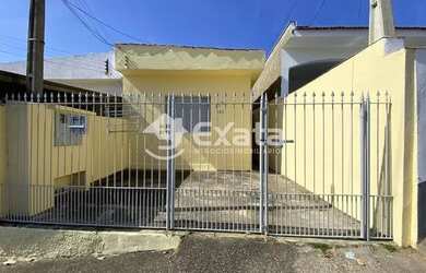 Imagem: A casa possui 1 Dormitório, 1 Banheiro, 1 Vaga na garagem