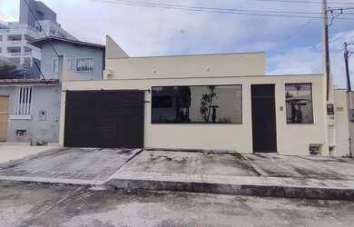 Imagem: A casa possui 4 Dormitórios, 4 Banheiros, 210m² de Área e