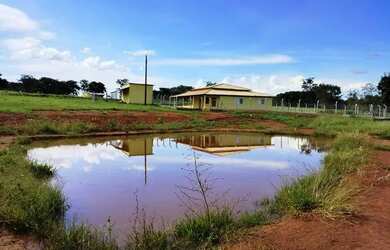 Imagem: A fazenda possui 20.000m² de Área e está localizado em Segismundo