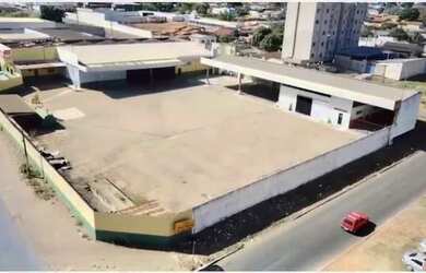 Imagem: O depósito possui 5 Vagas na garagem, 5.015m² de Área e