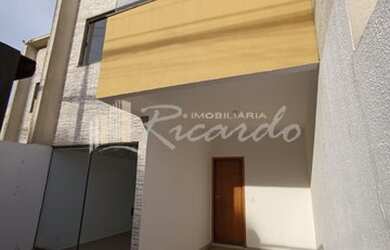 Imagem: A casa possui 2 Dormitórios, 1 Banheiro, 1 Vaga na garagem