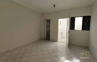 Imagem: A kitnet possui 1 Dormitório, 1 Banheiro, 1 Vaga na garagem