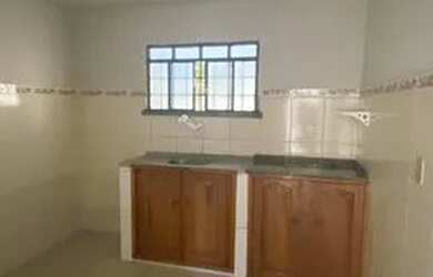 Imagem: A casa possui 2 Dormitórios, 2 Banheiros, 1 Vaga na garagem