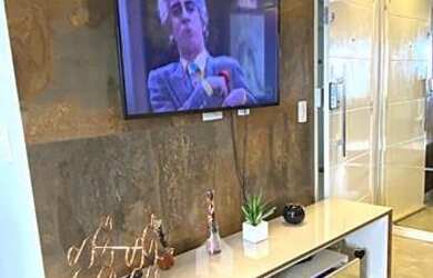 Imagem: O apartamento possui 2 Dormitórios, 1 Banheiro, 1 Vaga na garagem