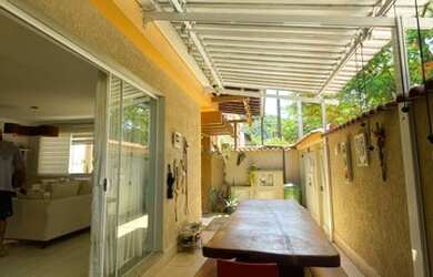 Imagem: A casa em condomínio possui 4 Dormitórios, 4 Banheiros, 2