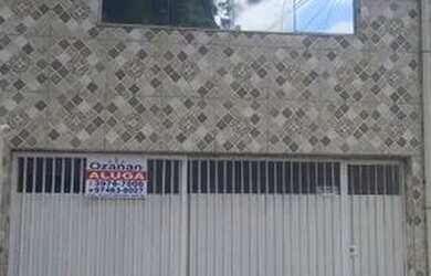 Imagem: A casa possui 4 Dormitórios, 3 Banheiros, 2 Vagas na garagem