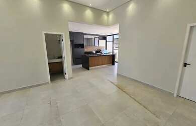 Imagem 6: Casa Jardim Brescia. Churrasqueira, Varanda, Guarda roupae137m² de Área