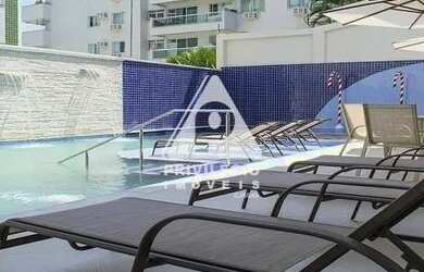 Imagem: O apartamento possui 4 Dormitórios, 1 Banheiro, 2 Vagas na