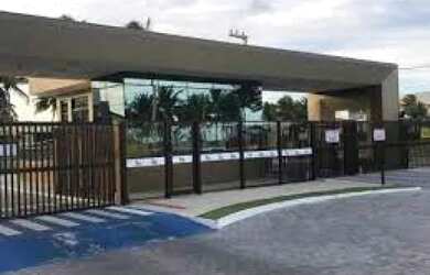 Imagem: A casa possui 4 Dormitórios, 5 Banheiros, 4 Vagas na garagem