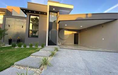 Imagem: A casa em condomínio possui 3 Dormitórios, 4 Banheiros, 4