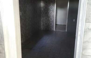 Imagem: A casa possui 1 Dormitório, 1 Banheiro e está localizado em