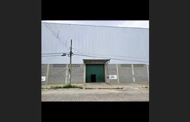 Imagem: O depósito possui 3 Vagas na garagem, 900m² de Área e está