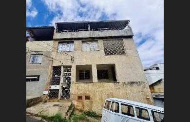 Imagem: A casa possui 2 Dormitórios, 1 Banheiro, 1 Vaga na garagem