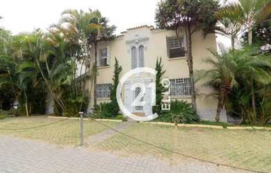 Imagem: O depósito possui 5 Vagas na garagem, 250m² de Área e está