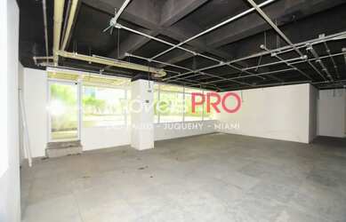 Imagem: O depósito possui 4 Vagas na garagem, 508m² de Área e está