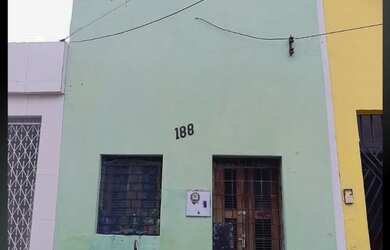 Imagem: A casa possui 2 Dormitórios, 2 Banheiros e está localizado