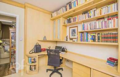 Imagem 12: Imóvel para venda possui 130 metros quadrados com 2 quartos em Petrópolis...