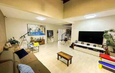 Imagem 14: Casa de condomínio para venda tem 700 metros quadrados com 5 quartos