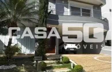 Imagem: A casa em condomínio possui 4 Dormitórios, 5 Banheiros, 4