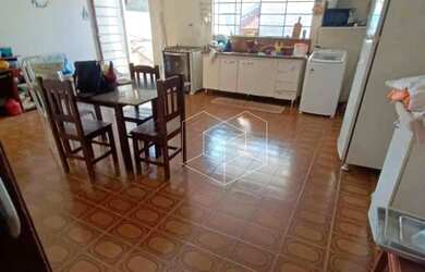 Imagem: A casa possui 2 Dormitórios, 1 Banheiro, 130m² de Área e