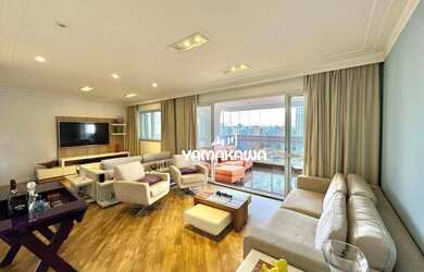 Imagem: O apartamento possui 4 Dormitórios, 5 Banheiros, 4 Vagas na