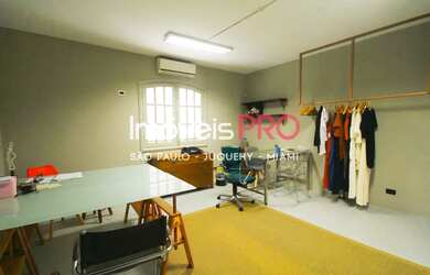 Imagem 2: Entrada para duas ruas. Ao lado do Parque Ibirapuera. Zoneamento comercial