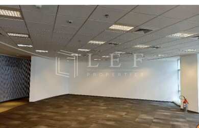 Imagem: O depósito possui 5 Vagas na garagem, 473m² de Área e está