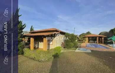 Imagem: A casa em condomínio possui 3 Dormitórios, 3 Banheiros, 5