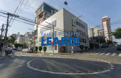 Imagem: O depósito possui 1 Vaga na garagem, 59m² de Área e está