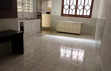 Imagem: A casa possui 1 Dormitório e 1 Banheiro e está localizado