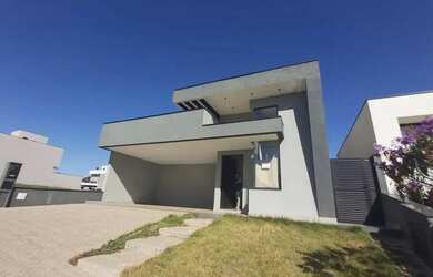 Imagem: A casa em condomínio possui 3 Dormitórios, 5 Banheiros, 4