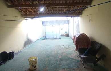 Imagem: A casa possui 2 Dormitórios, 2 Banheiros, 2 Vagas na garagem