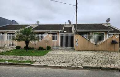 Imagem: A casa possui 2 Dormitórios, 1 Banheiro, 1 Vaga na garagem