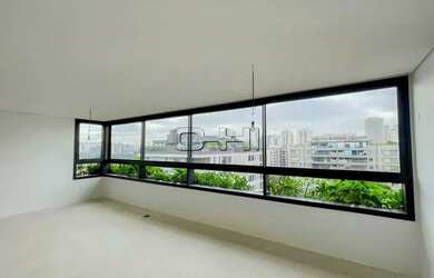 Imagem: O apartamento possui 4 Dormitórios, 2 Banheiros, 3 Vagas na