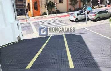 Imagem: O depósito possui 4 Vagas na garagem e 280m² de Área e está