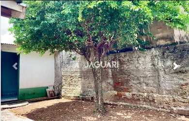 Imagem: A casa possui 4 Dormitórios, 1 Banheiro, 160m² de Área e