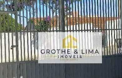 Imagem: A casa possui 2 Dormitórios, 2 Banheiros, 2 Vagas na garagem