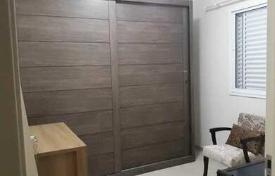 Imagem: O apartamento possui 2 Dormitórios, 1 Banheiro, 1 Vaga na garagem