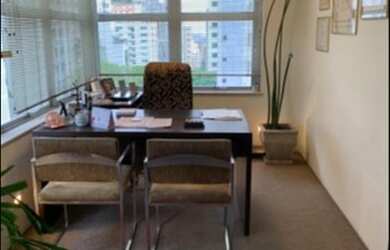 Imagem: O depósito possui 1 Vaga na garagem, 67m² de Área e está