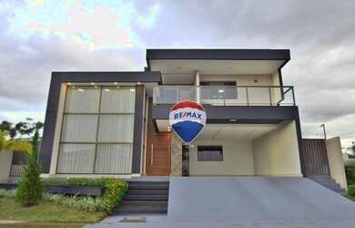 Imagem: A casa em condomínio possui 4 Dormitórios, 5 Banheiros, 4