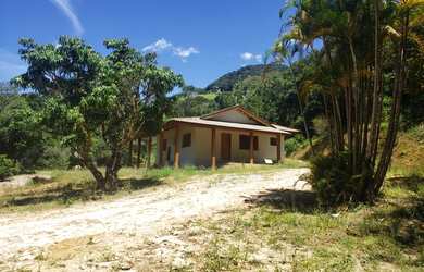 Imagem: A fazenda possui 80m² de Área e está localizado em Sapucaí-Mirim