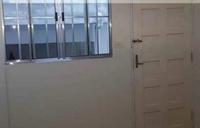 Imagem: A casa possui 1 Dormitório, 1 Banheiro, 48m² de Área e está