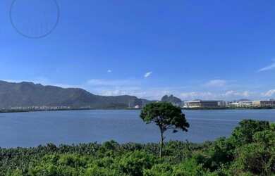 Imagem: A casa em condomínio possui 5 Dormitórios, 5 Banheiros, 5