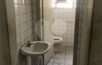 Imagem: O depósito possui 138m² de Área e está localizado em Lapa