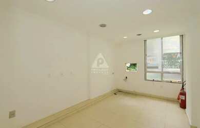 Imagem: A kitnet possui 1 Banheiro e 25m² de Área e está localizado