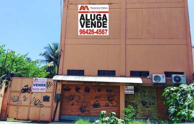 Imagem: O depósito possui 5 Vagas na garagem, 400m² de Área e está